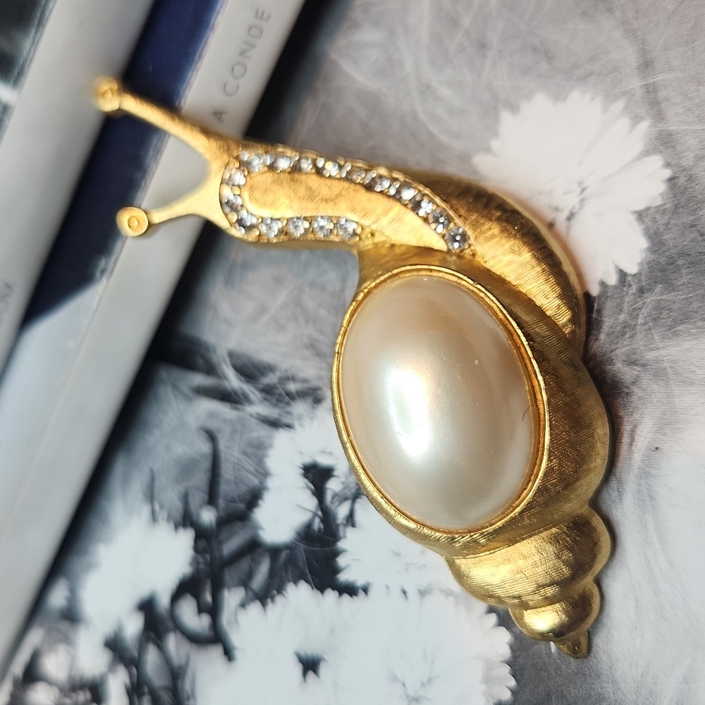 vintage gold snail brooch
